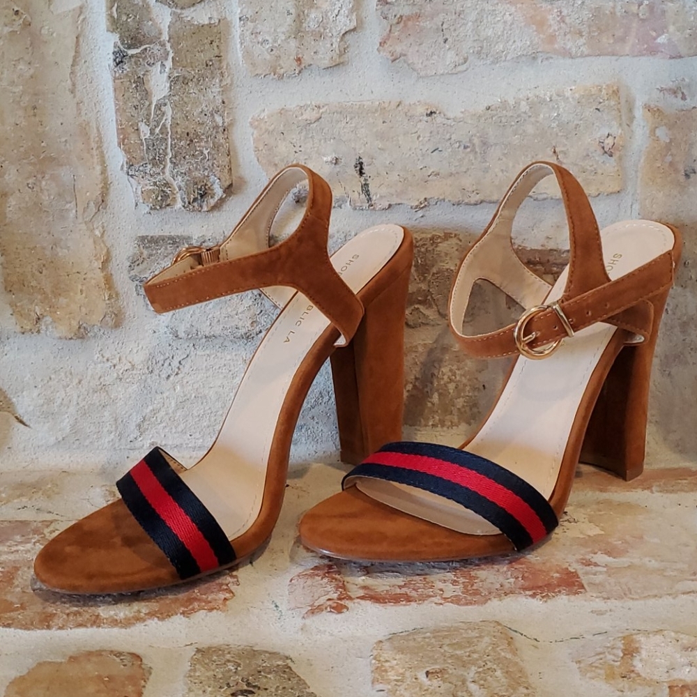 Shoe Republic LA Tan Navy Red Block Heels - Picture 6 of 7